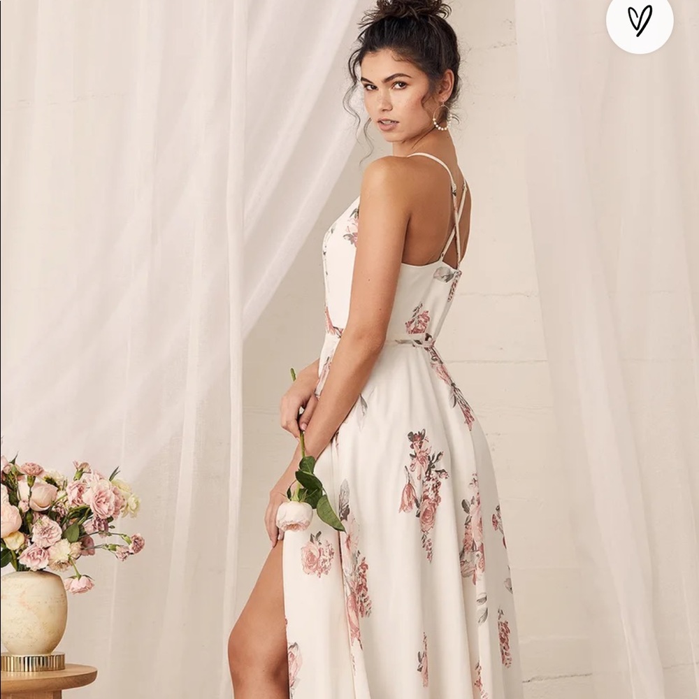 Elegantly inclined cream floral print maxi dress